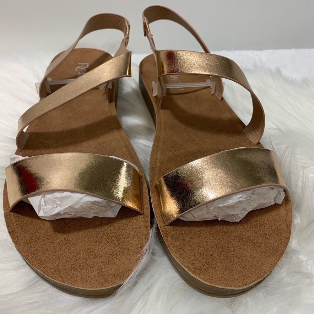 Refresh “Ashley” Rose Gold sandals Size 11 Med.